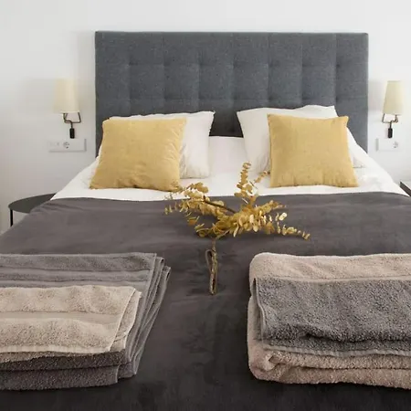 Appartement En Triana, Tranquilo, Independiente
